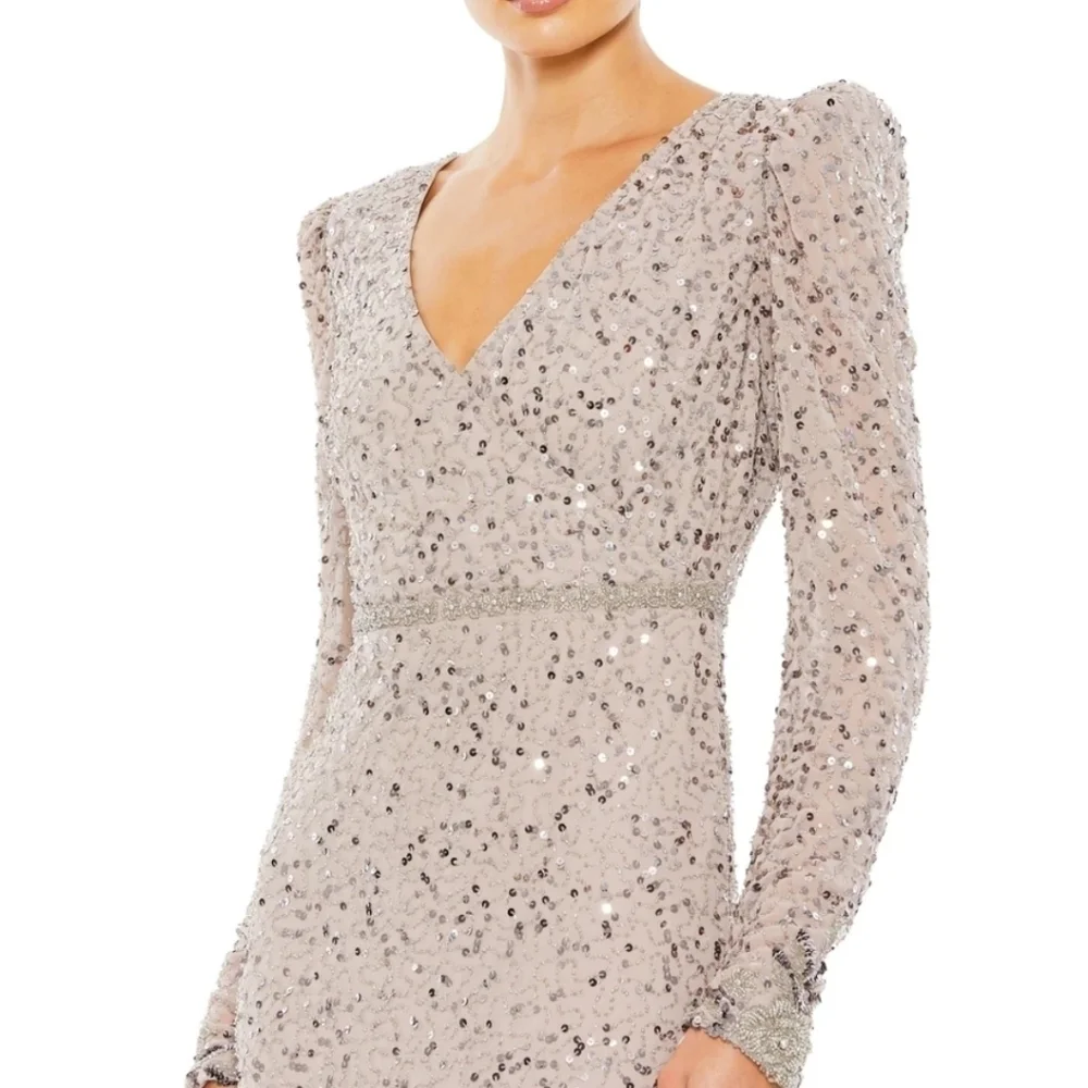 Mac Duggal 10740 Sequin Gown with Embellished Hemline and Belt NWT 16 smo…